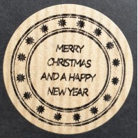 Kerst 03 rol @ 500 perm. rond 35 kraft zwart bedrukt merry christmas happy newyear Kerst 03 rol @ 500 perm. rond 35 kraft zwart bedrukt merry christmas happy newyear